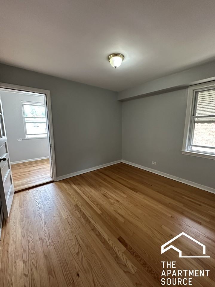 8221 Keating Ave #1S - Photo 6 of 13