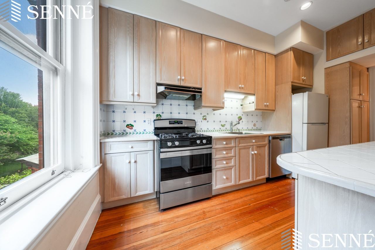 218 Commonwealth Ave #3 - Photo 2 of 9