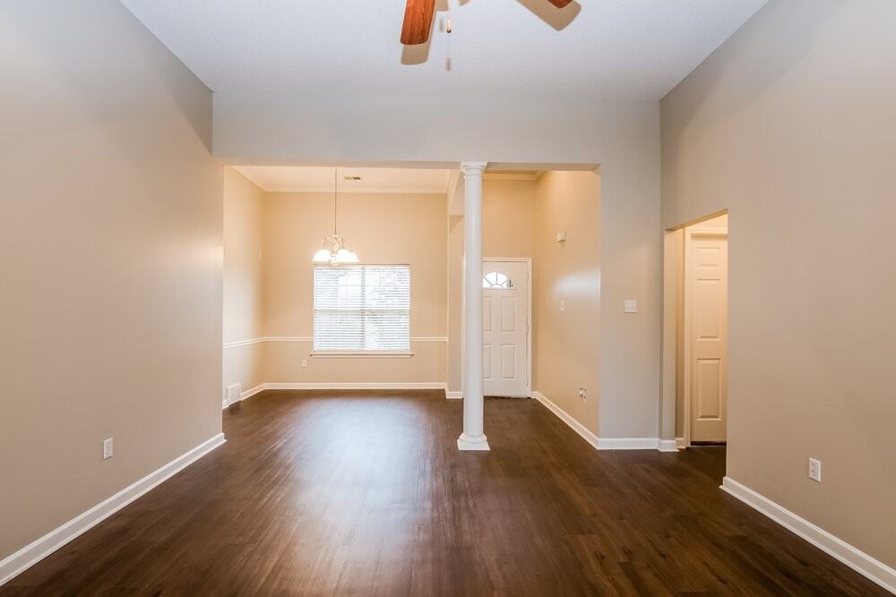 185 Mossy Springs Dr - Photo 3 of 17