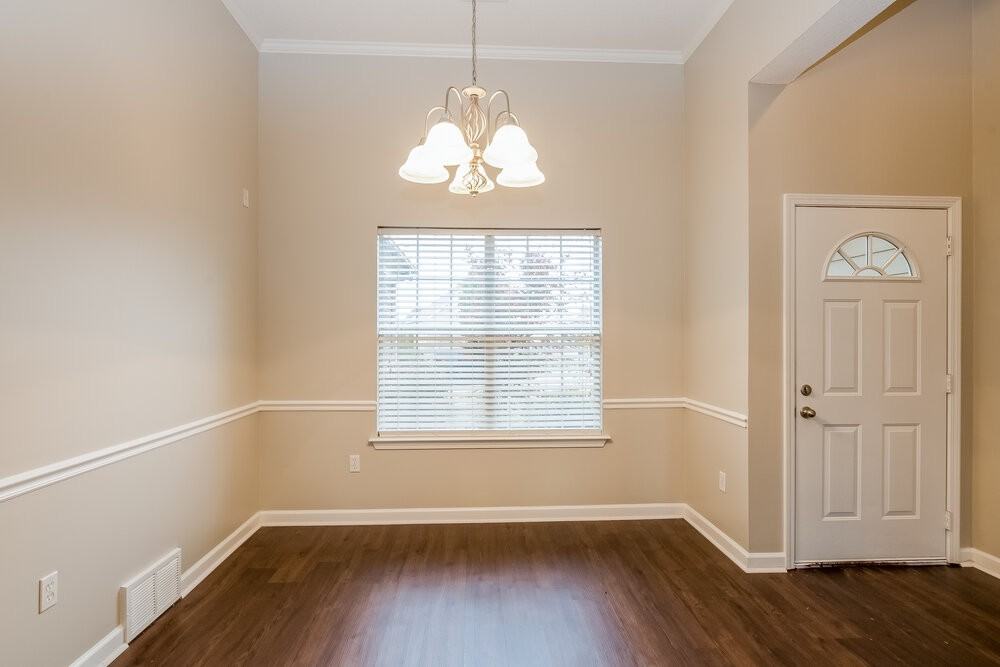 185 Mossy Springs Dr - Photo 4 of 17