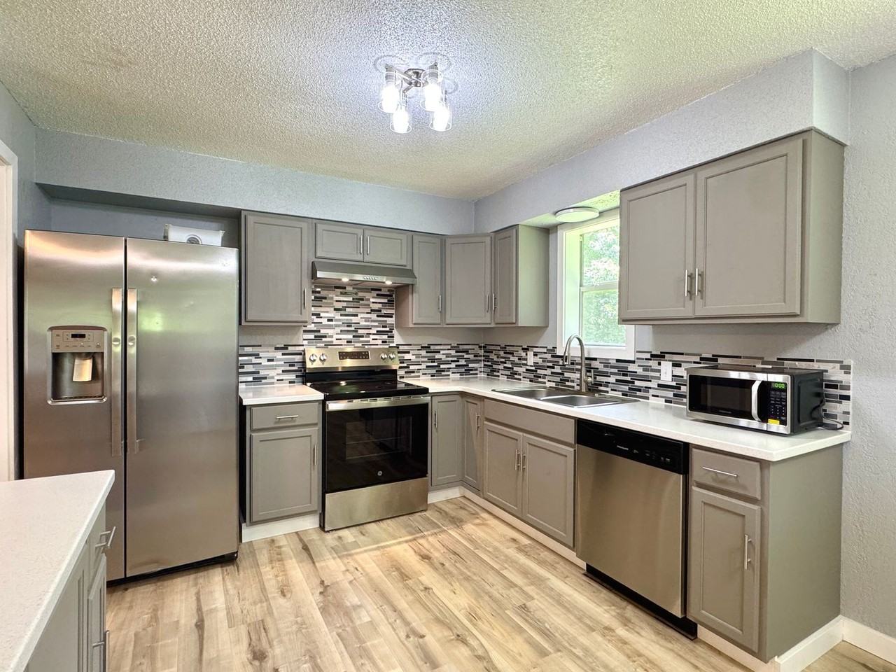 145 Antioch Rd - Photo 3 of 17