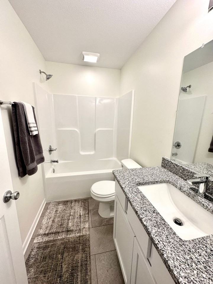 1019 N Spruce Ave #100 - Photo 7 of 9