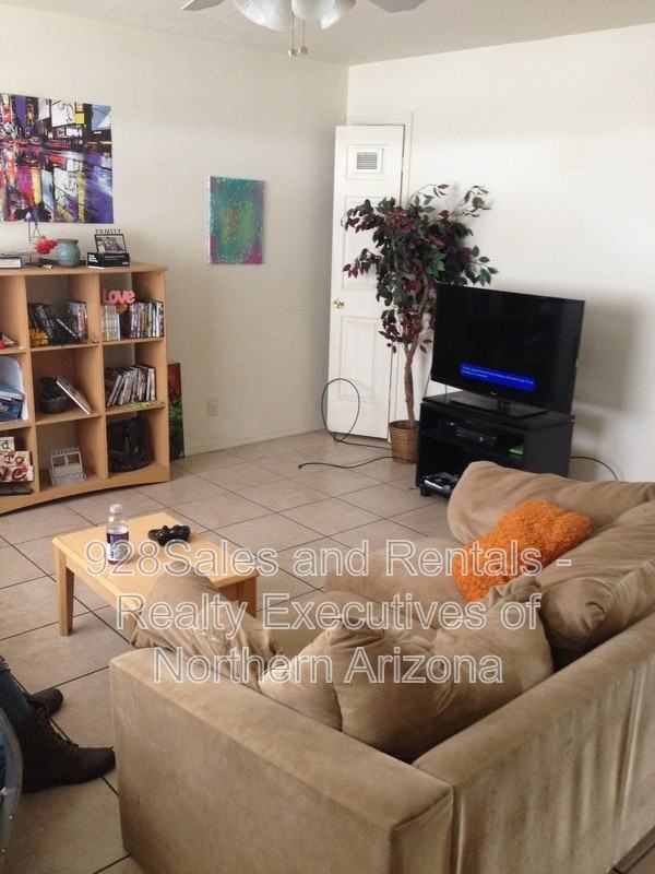 2703 N Rose St #2 - Photo 2 of 4