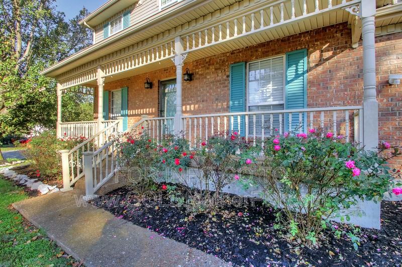 117 Brenton Ct - Photo 3 of 40