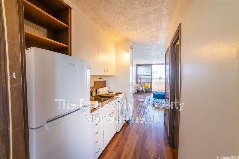 1710 Makiki St - Photo 7 of 22