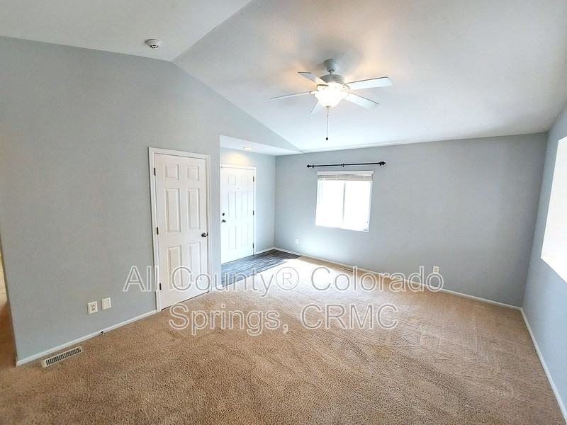 4182 Pioneer Creek Dr - Photo 4 of 29