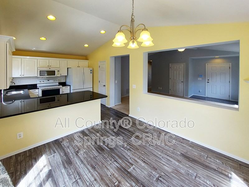 4182 Pioneer Creek Dr - Photo 7 of 29