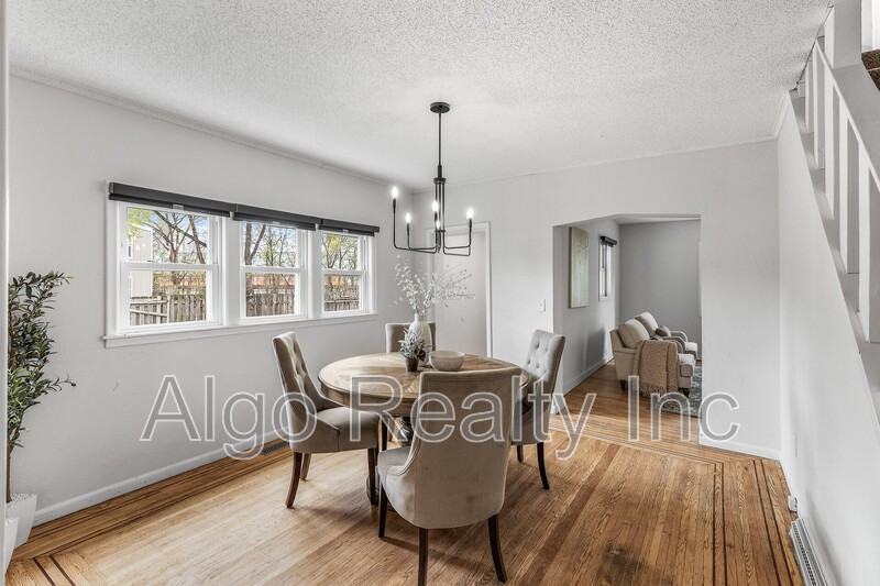 633 Polk St Ne - Photo 2 of 10