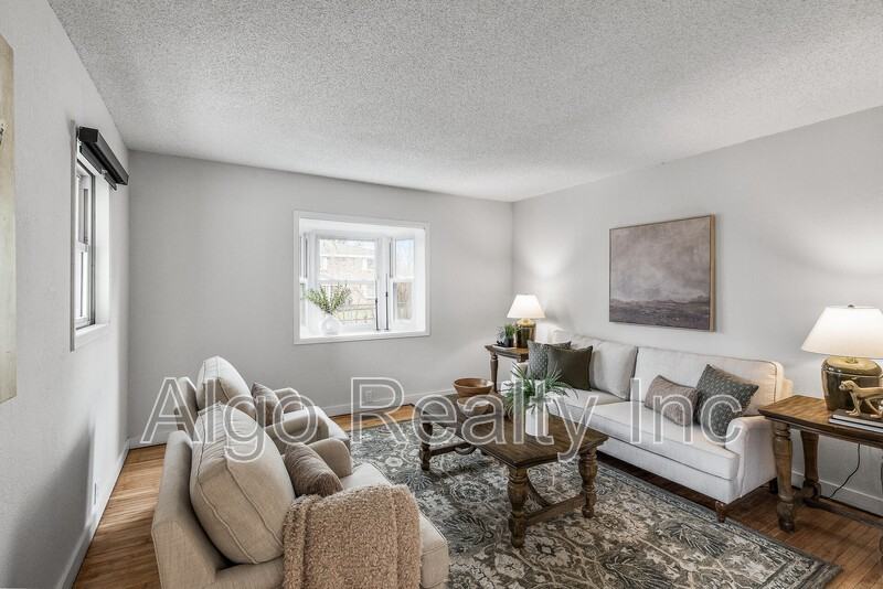 633 Polk St Ne - Photo 3 of 10