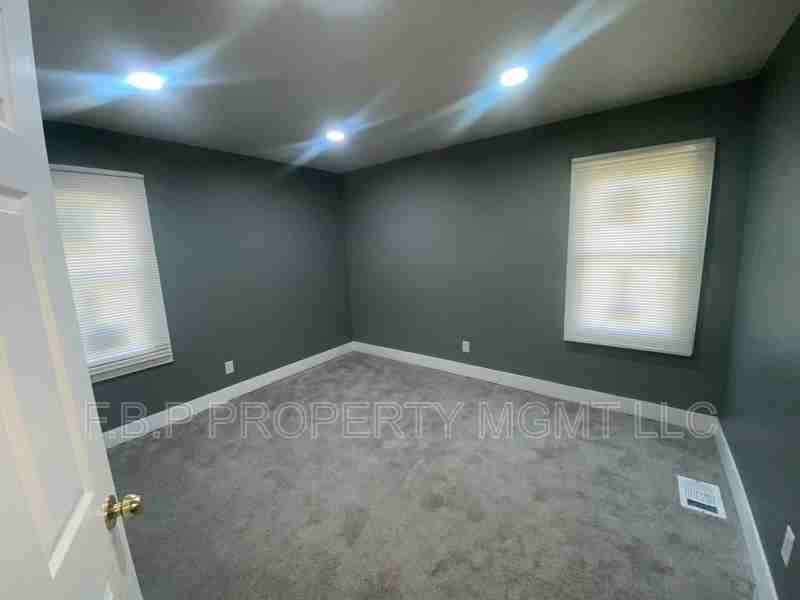 8435 Westwood St - Photo 6 of 9