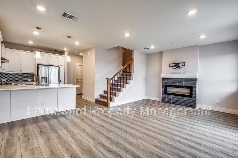 2624 La Cumbre Way - Photo 2 of 13