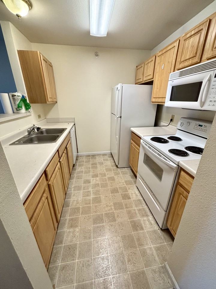 338 West Saginaw Street #36 - Photo 2 of 11