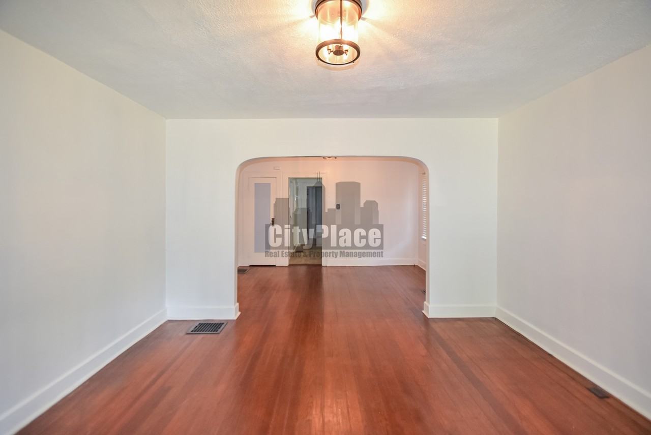810 N Gladstone Ave - Photo 6 of 15