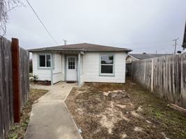 featured image of 224 1/2 N J St