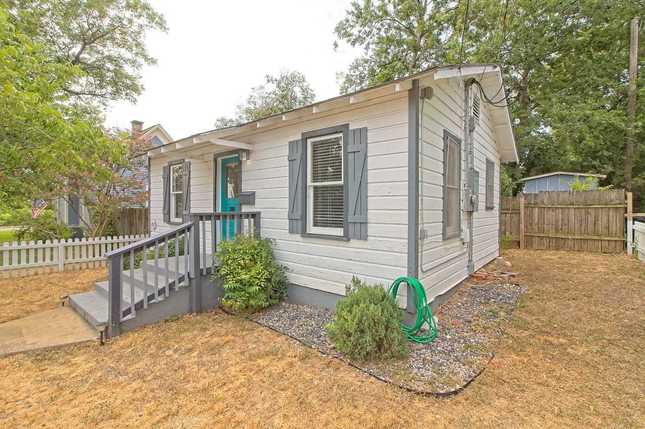 206 E 6th St - Photo 5 of 24