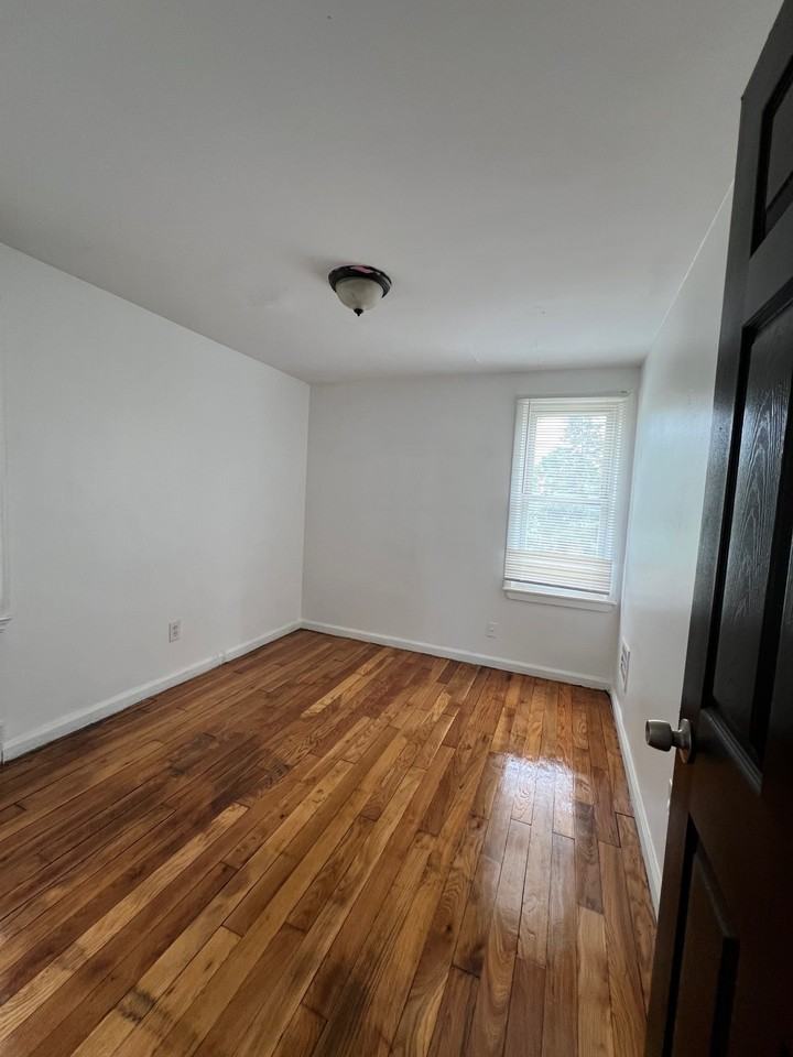 19000 Morang Dr - Photo 3 of 9