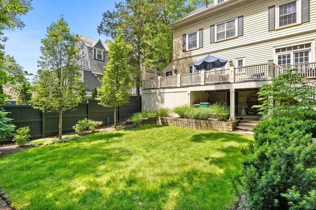 204 Homer St - Photo 2 of 43