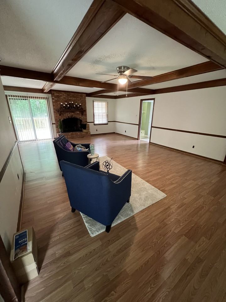 112 Mina St - Photo 2 of 12