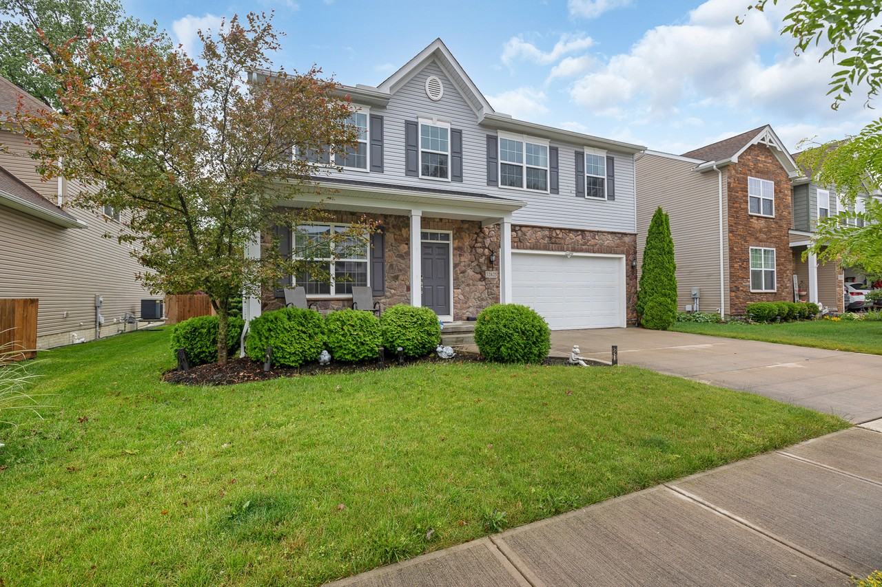 32825 Rebecca Ln - Photo 2 of 39