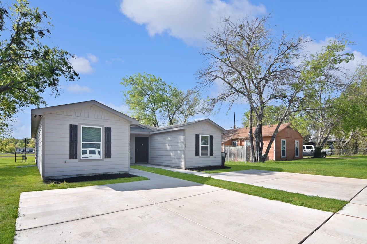 1801 Stewart St - Photo 2 of 19