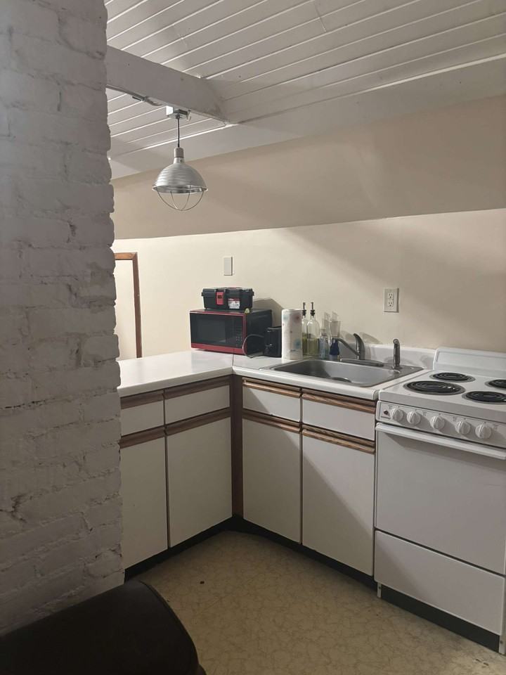 270 W 5th St #3 - Photo 2 of 16