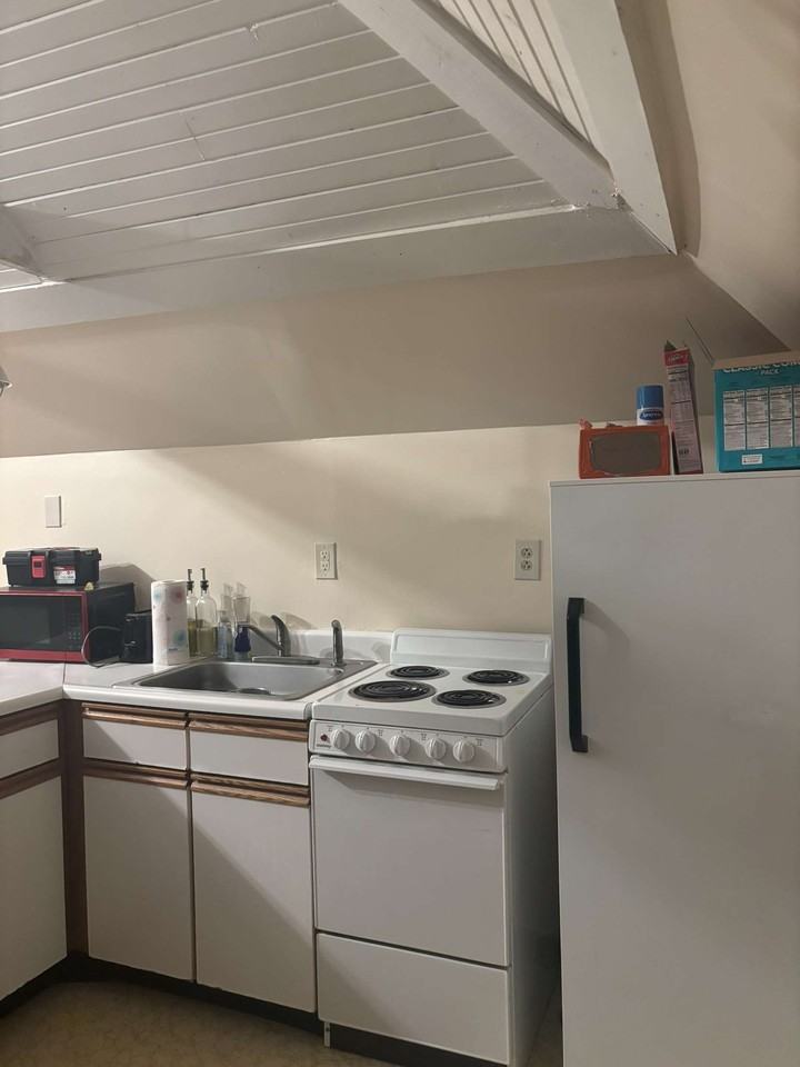 270 W 5th St #3 - Photo 3 of 16