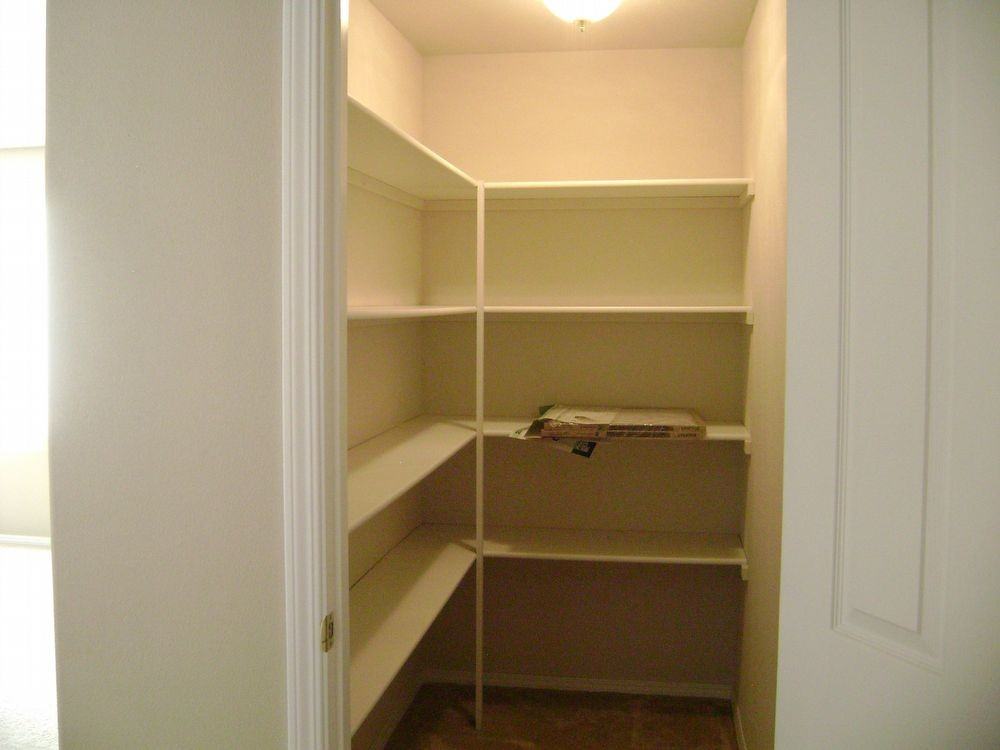 2131 NW Canyon Dr - Photo 3 of 7