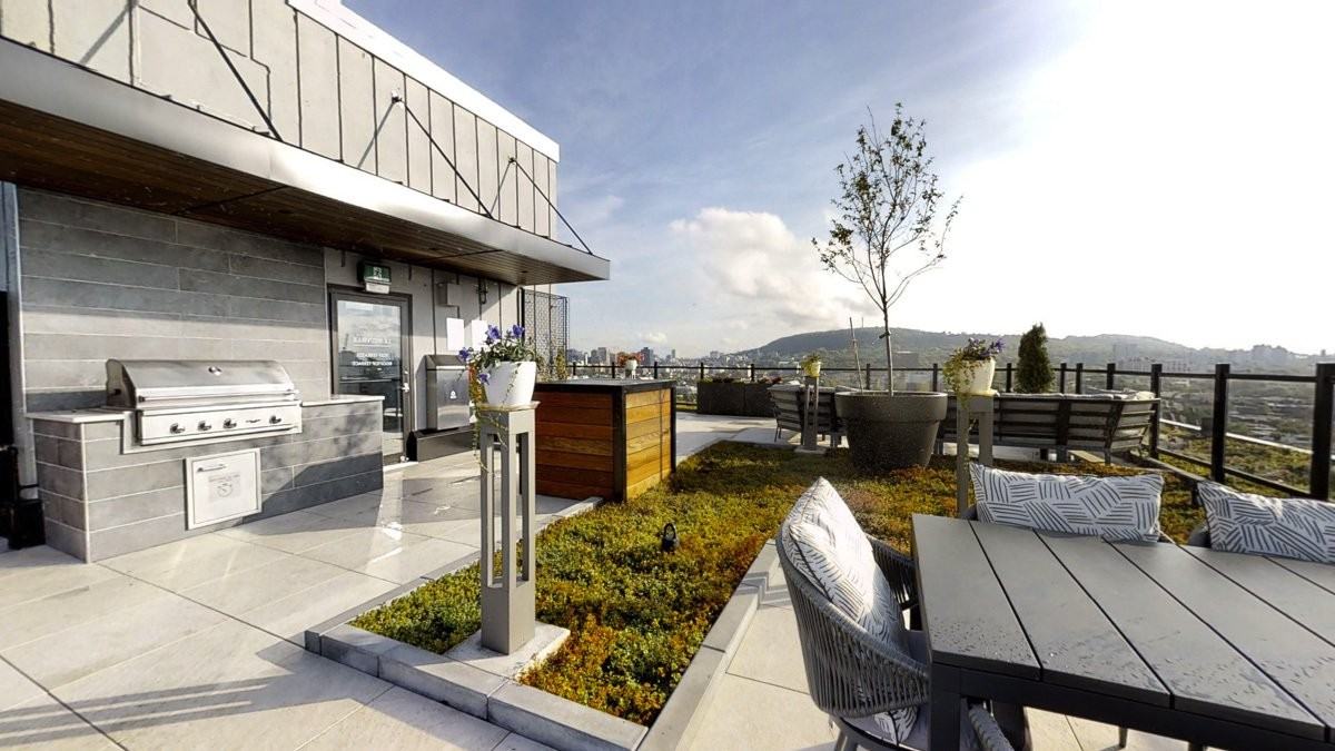 1101 Rue Rachel Est #1408 - Photo 2 of 17