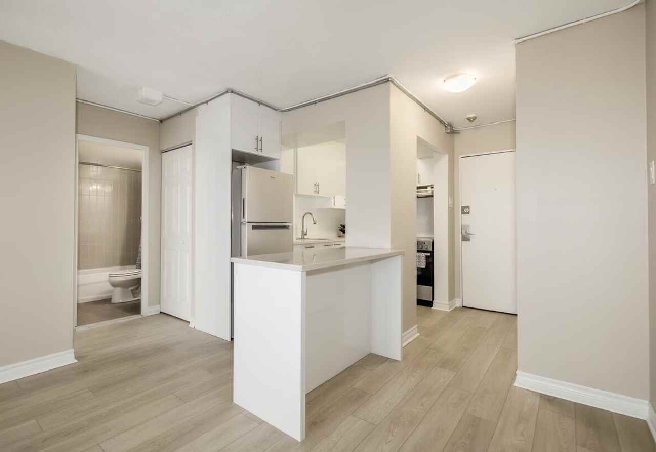 1101 Rue Rachel Est #1408 - Photo 7 of 17