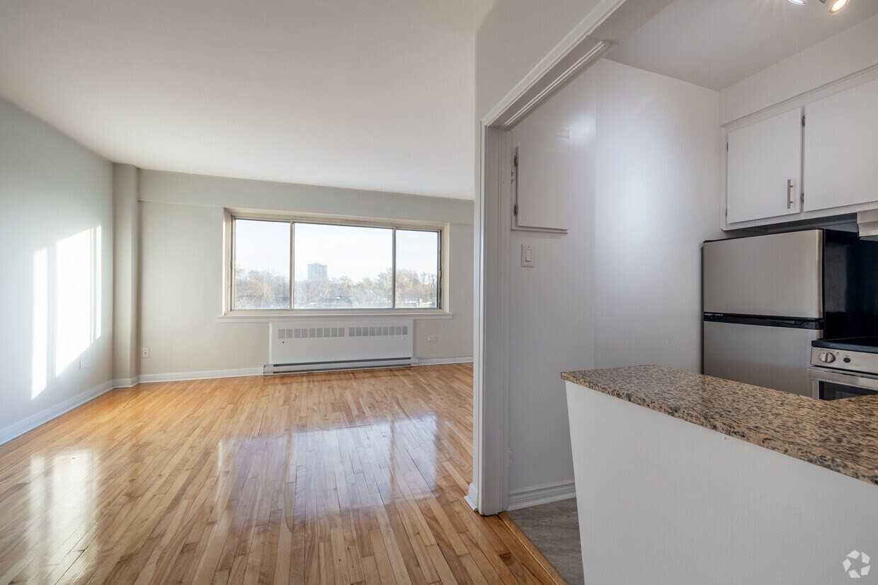 4875 Rue Dufferin #501 - Photo 6 of 12