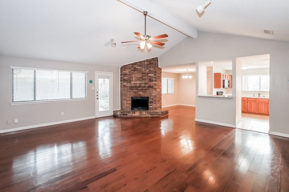 2614 Berkshire Ln - Photo 4 of 17