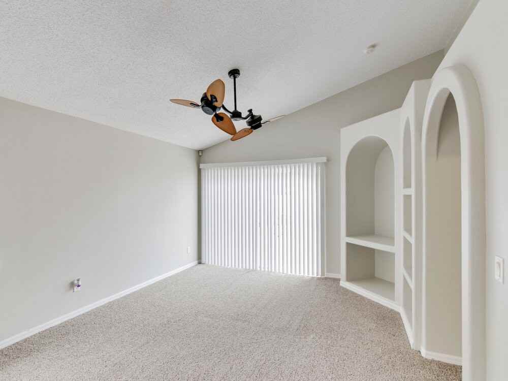 16329 Coopers Hawk Ave - Photo 7 of 19