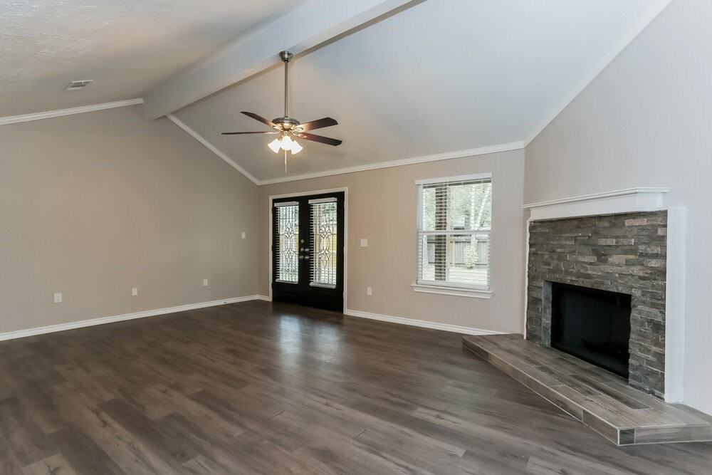 16310 Ulysses St - Photo 3 of 16