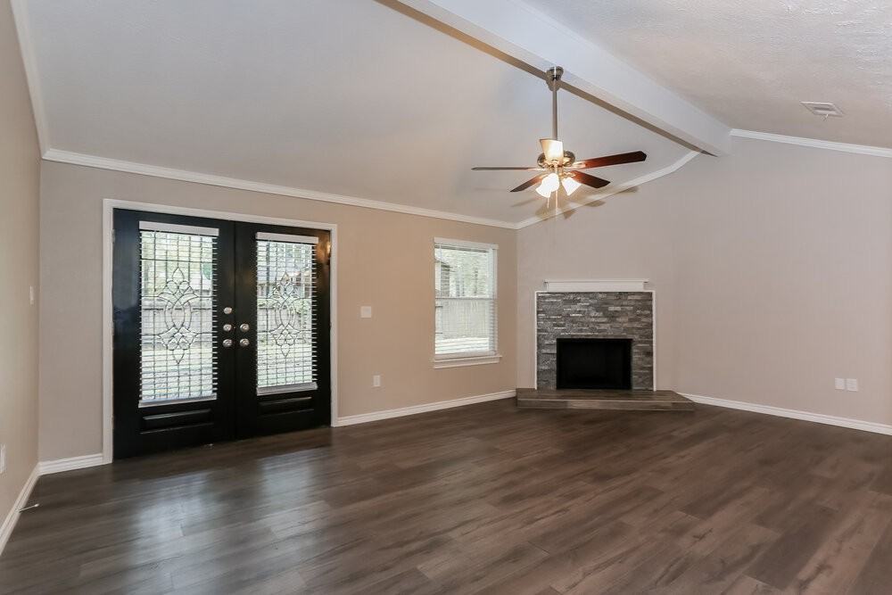 16310 Ulysses St - Photo 4 of 16