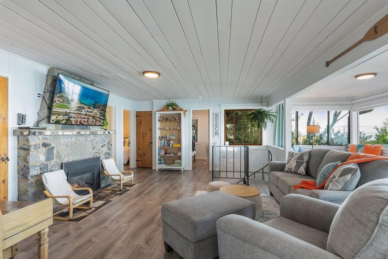 2062 Breezy Point Rd #1035858P - Photo 3 of 50