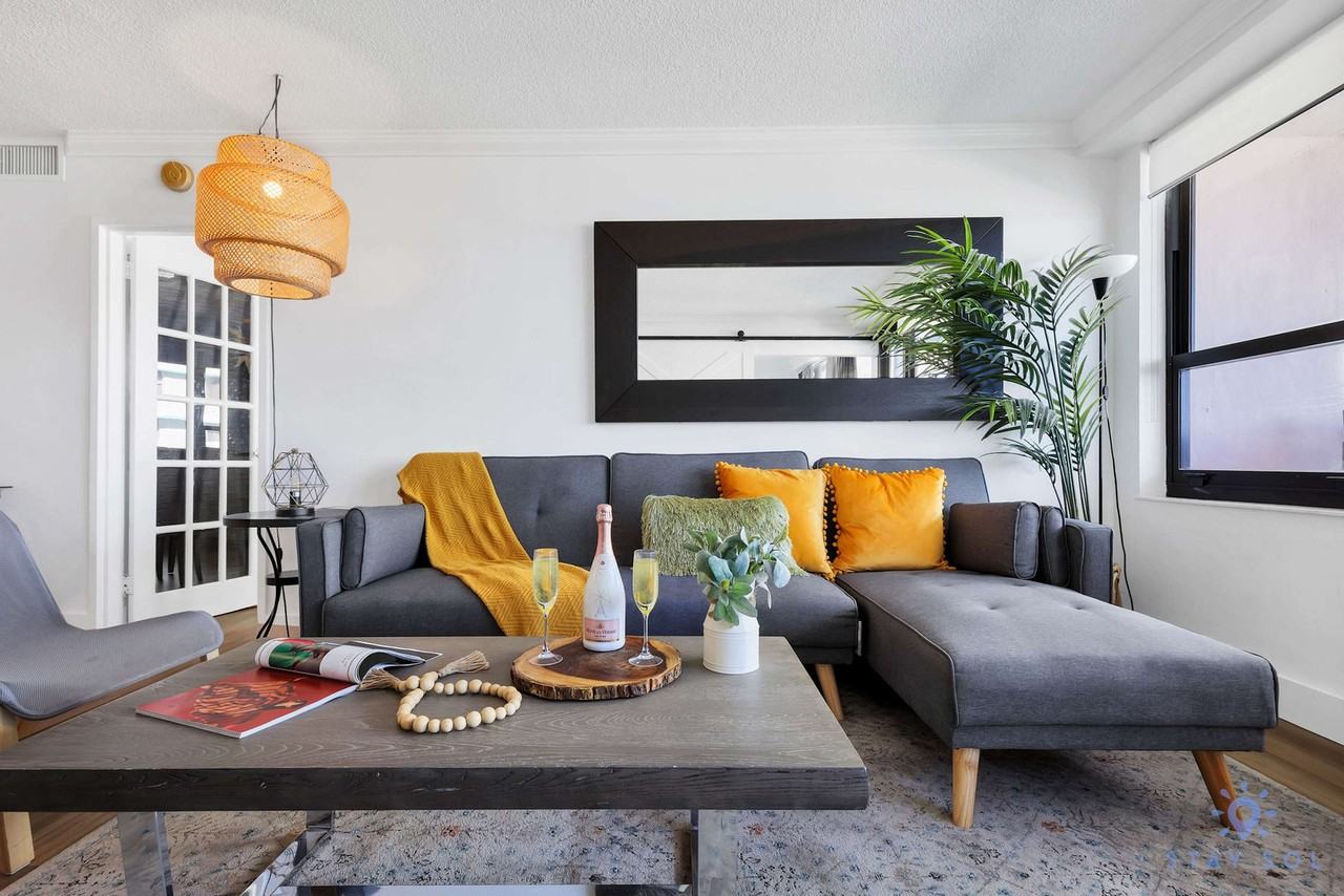 5225 Collins Avenue #1227482P - Photo 2 of 23