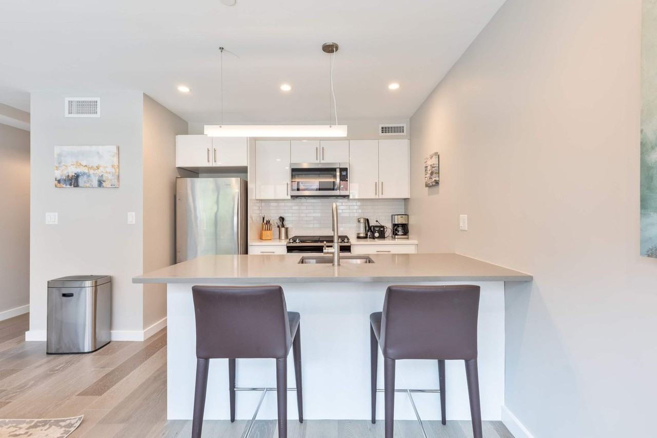 244 Hanover St #1241275P - Photo 3 of 14