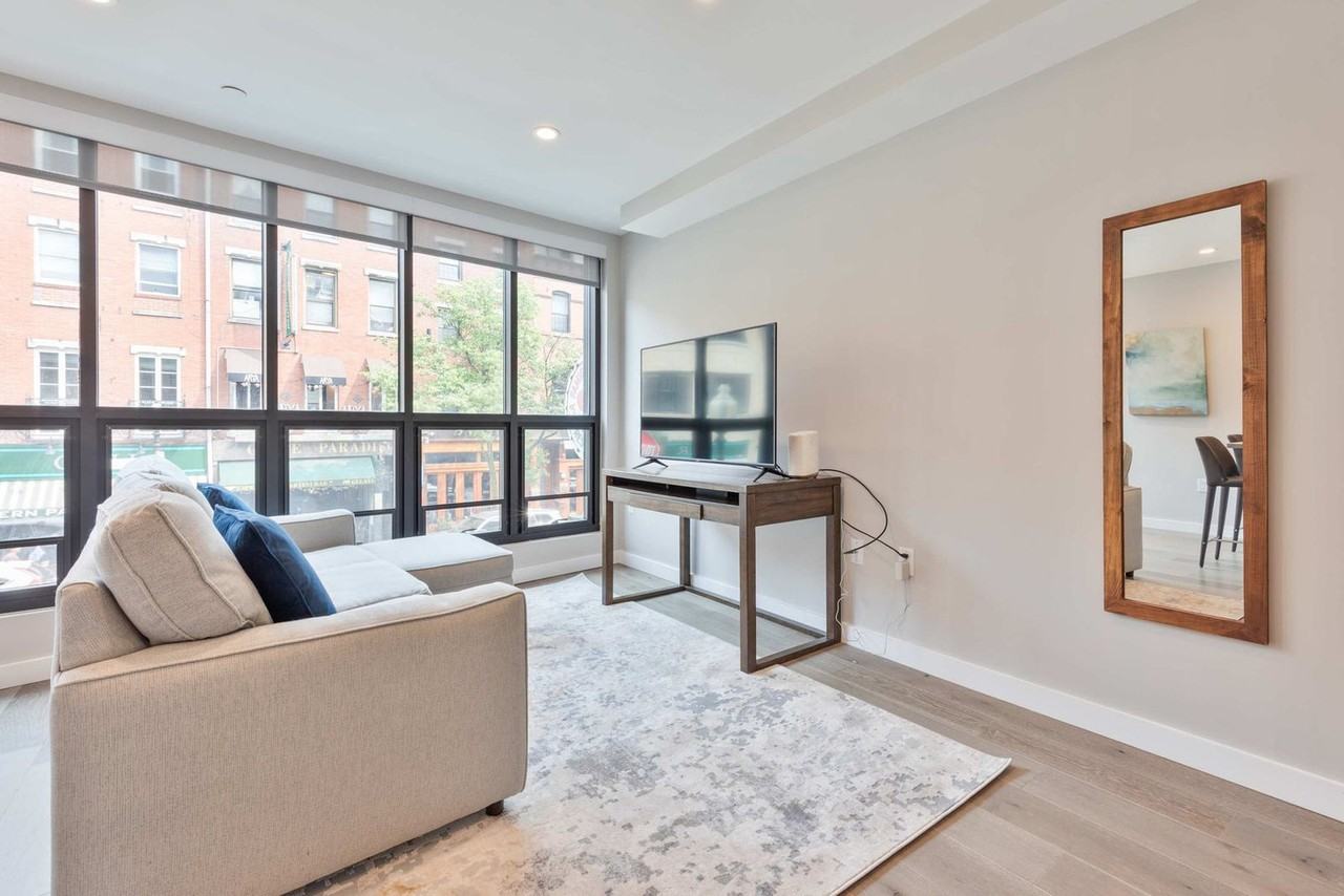 244 Hanover St #1241275P - Photo 6 of 14