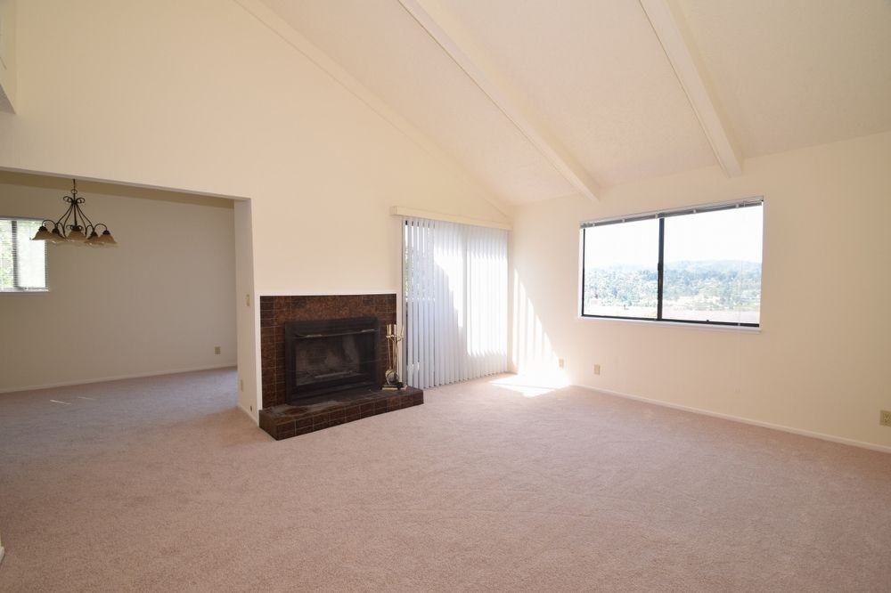 4 Dickens Ct - Photo 2 of 12