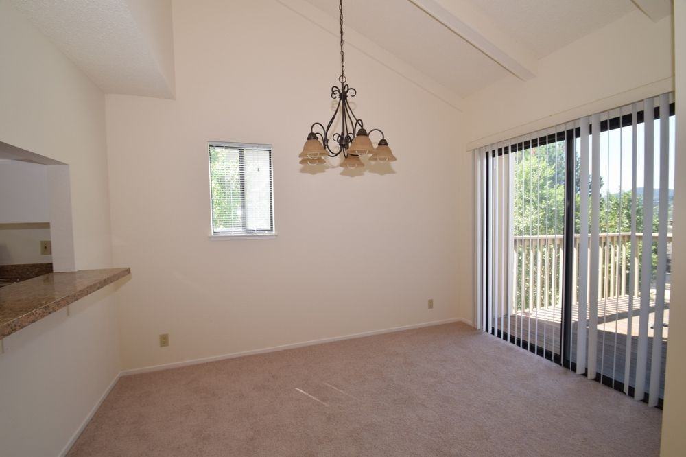 4 Dickens Ct - Photo 3 of 12