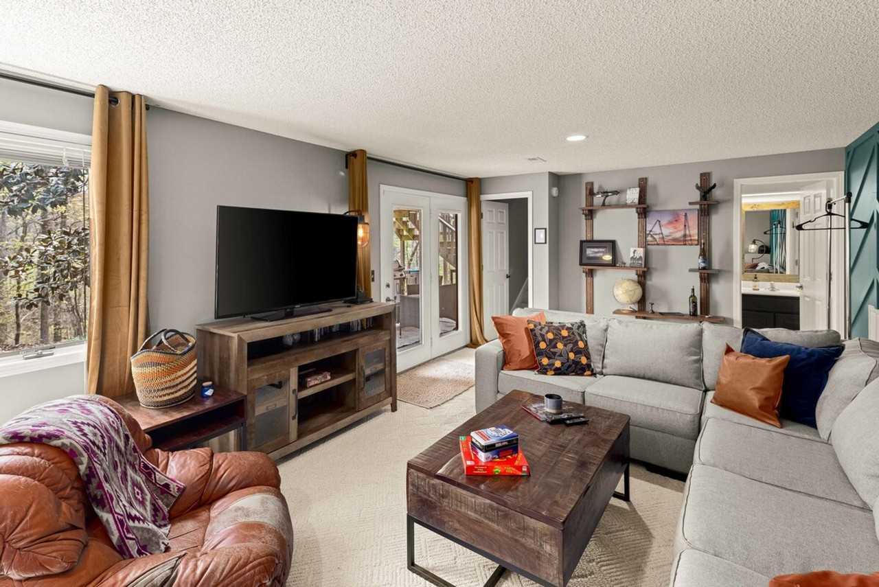 5 Singleton Cir #1241313P - Photo 4 of 50