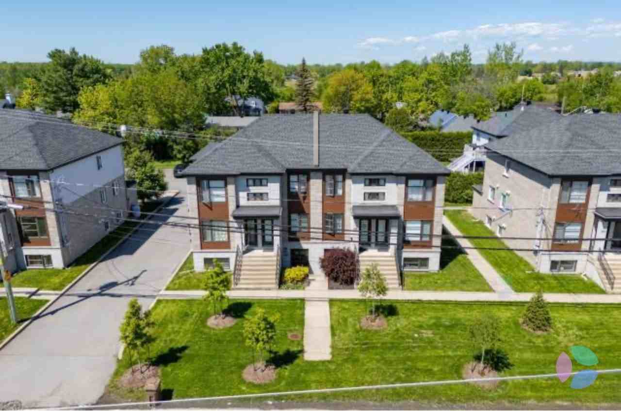 3903 Montée Masson - Photo 2 of 22