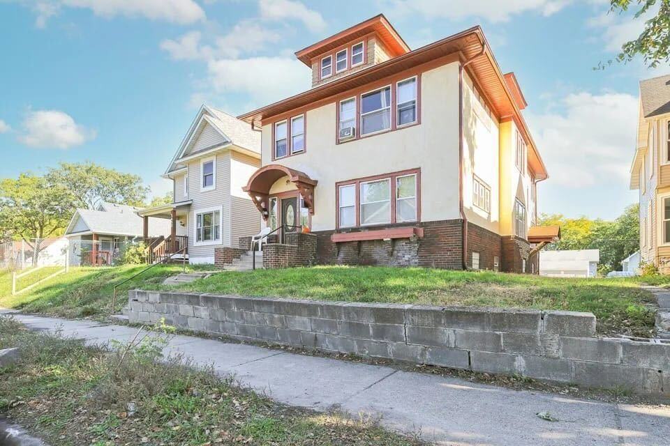 2646 Dupont Ave N #2