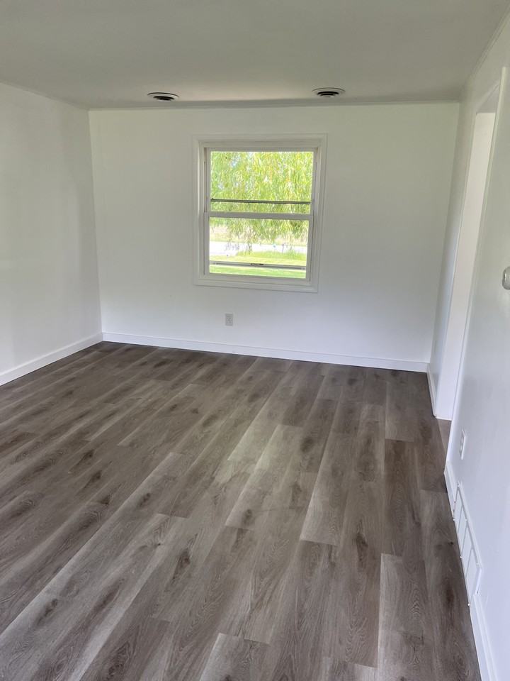 4112 Main St - Photo 3 of 7