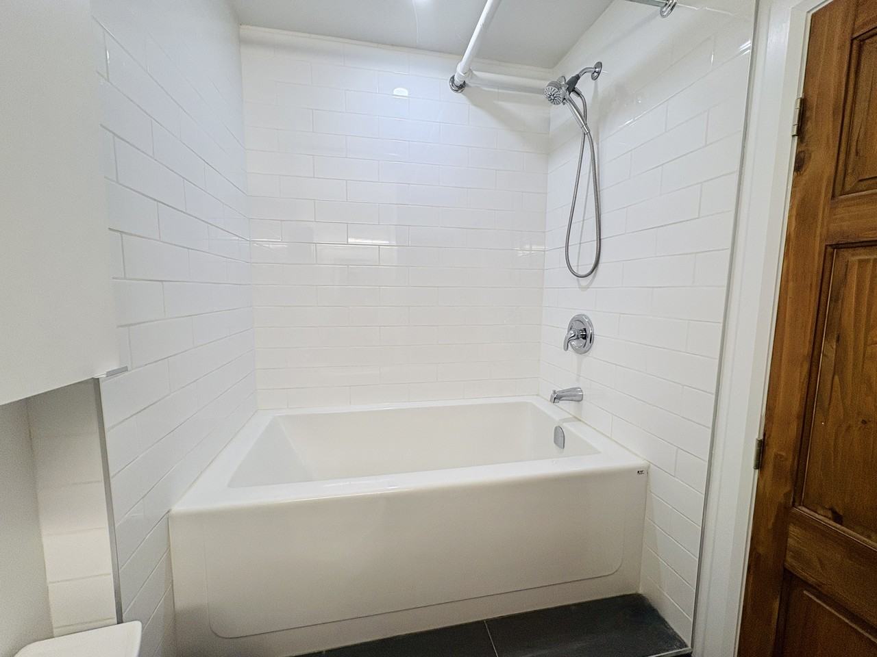 215 Rue de la Commune Ouest #4 - Photo 7 of 10