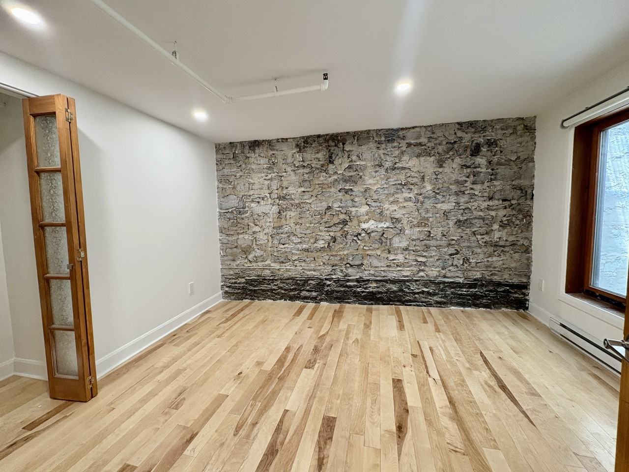 215 Rue de la Commune Ouest #4 - Photo 4 of 10