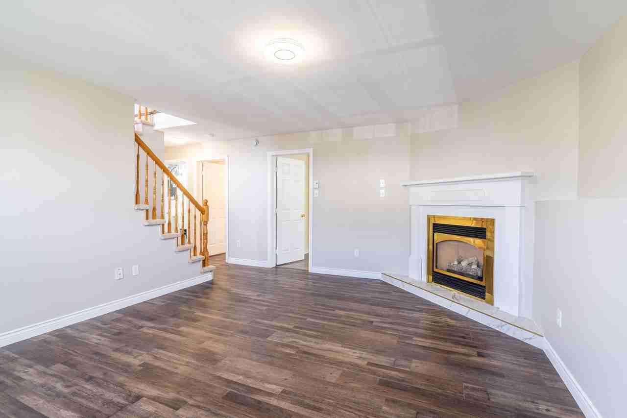 15 Hillview Drive - Photo 3 of 15