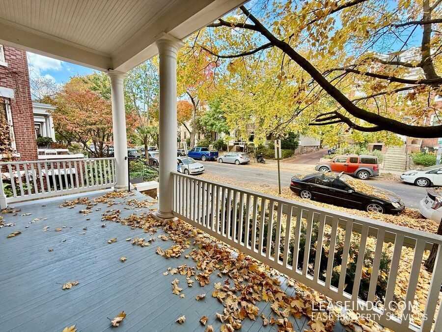 1708 Kilbourne Pl Nw - Photo 3 of 35