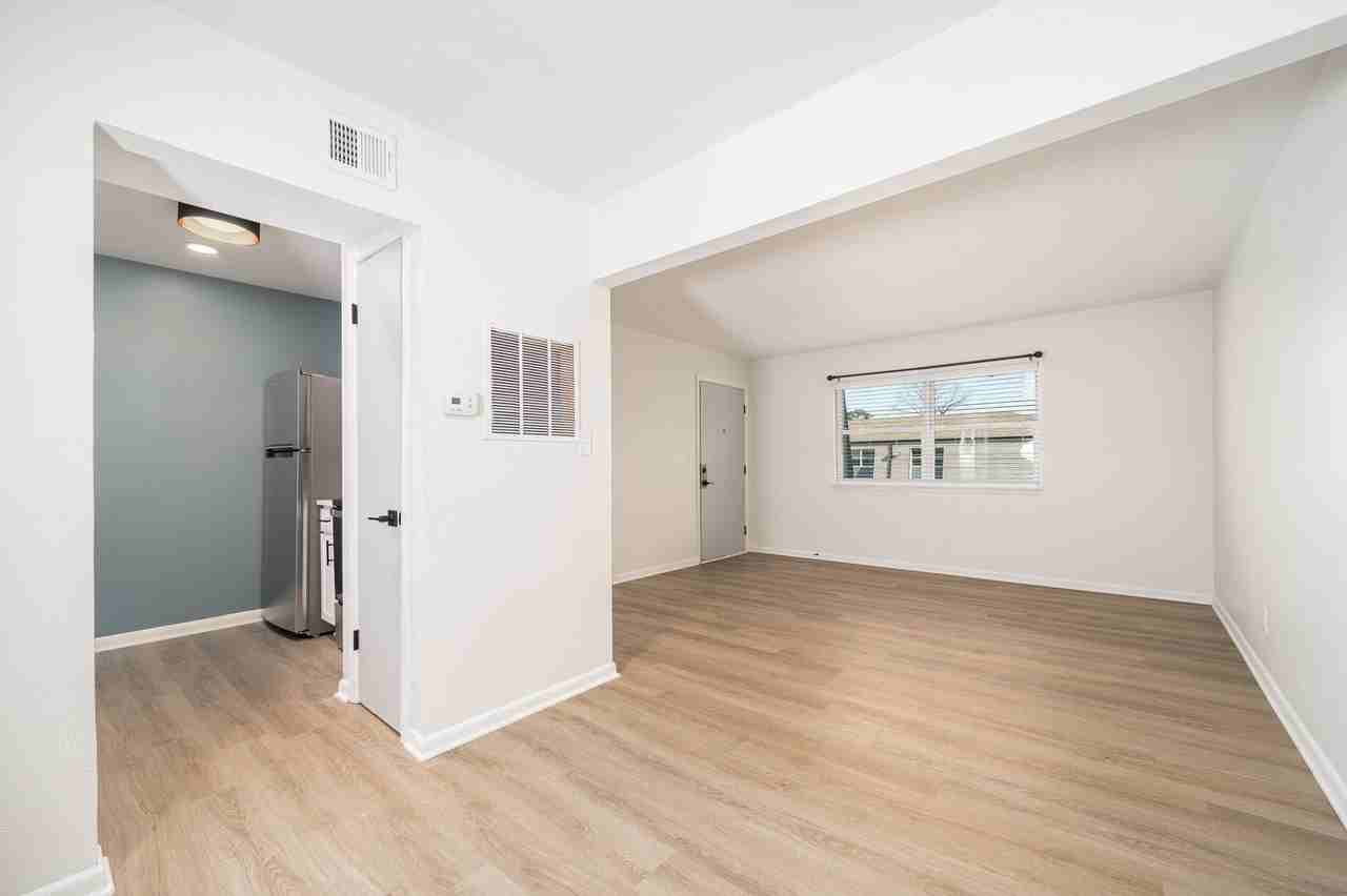 9019 Chesapeake - Photo 3 of 39