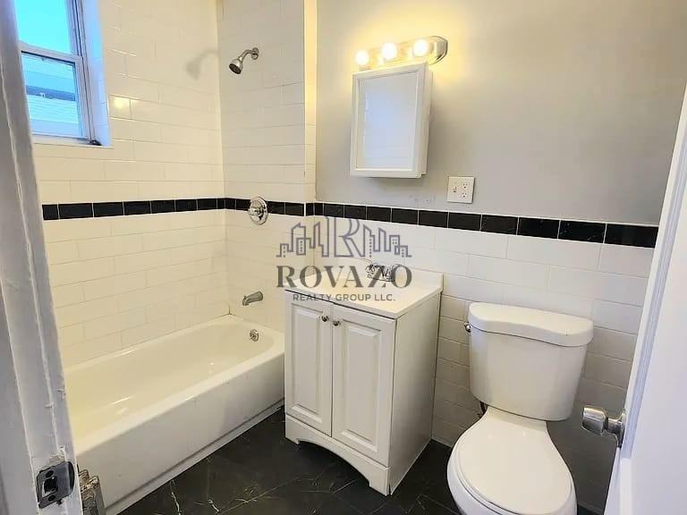 372-374 South 20th Street #8 - Photo 3 of 6